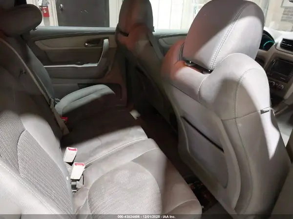 1GNKRFKD1HJ135440 2017 CHEVROLET TRAVERSE - Image 8