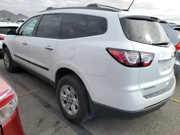 1GNKRFKD1HJ206796 2017 CHEVROLET TRAVERSE - Image 2