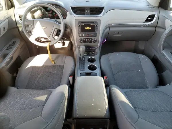 1GNKRFKD1HJ212758 2017 CHEVROLET TRAVERSE - Image 8