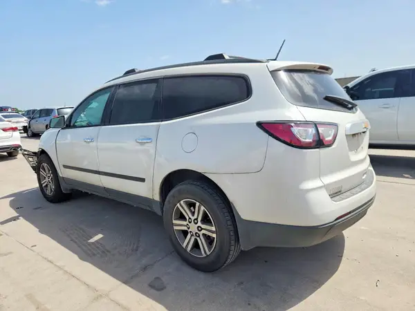 1GNKRFKD1HJ217099 2017 CHEVROLET TRAVERSE - Image 2