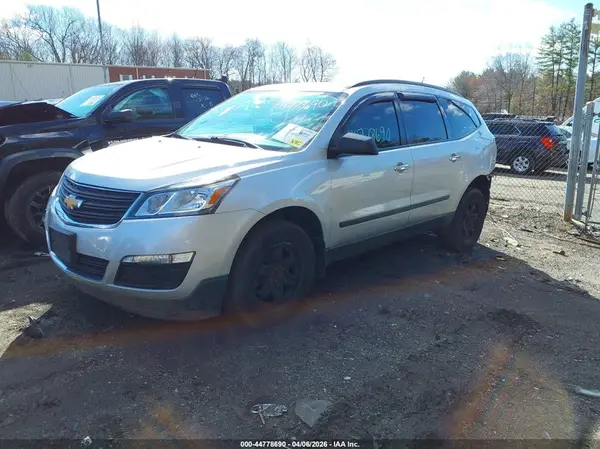 1GNKRFKD1HJ337467 2017 CHEVROLET TRAVERSE - Image 2