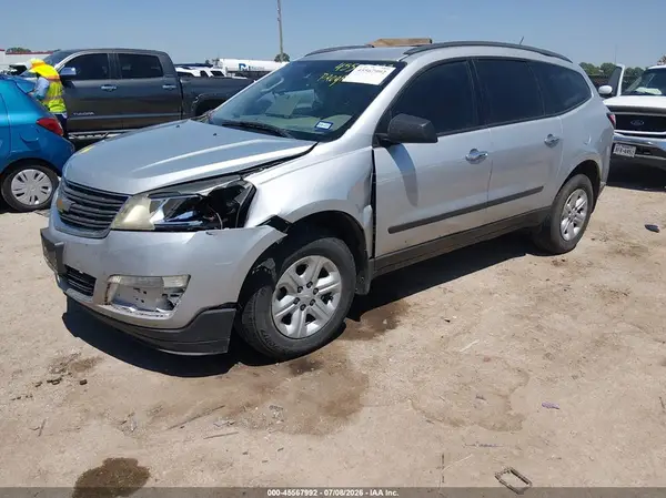 1GNKRFKD2GJ135882 2016 CHEVROLET TRAVERSE - Image 2