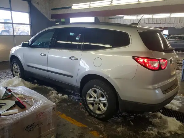 1GNKRFKD2GJ199307 2016 CHEVROLET TRAVERSE - Image 2