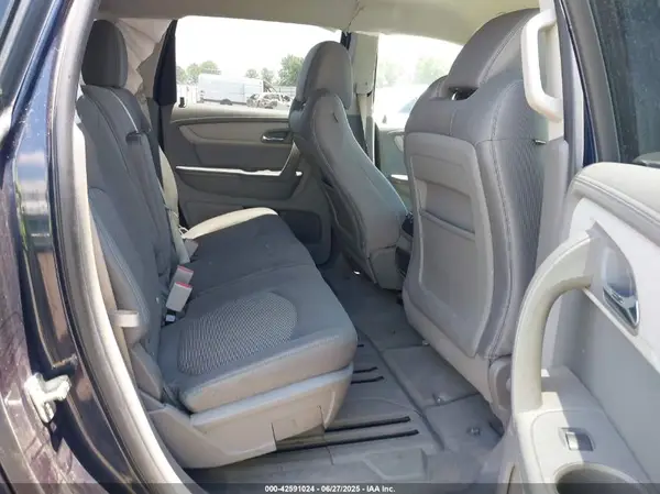 1GNKRFKD2HJ153235 2017 CHEVROLET TRAVERSE - Image 8