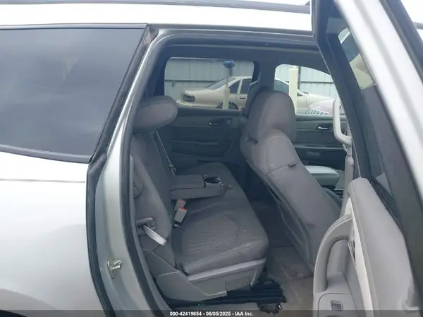1GNKRFKD2HJ189118 2017 CHEVROLET TRAVERSE - Image 8