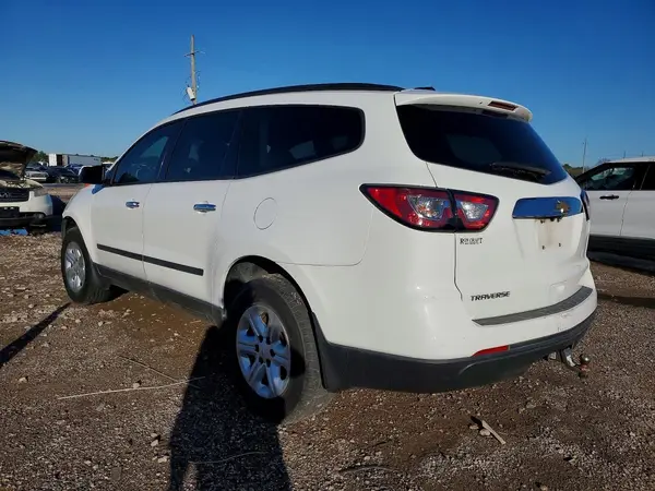 1GNKRFKD2HJ208900 2017 CHEVROLET TRAVERSE - Image 2