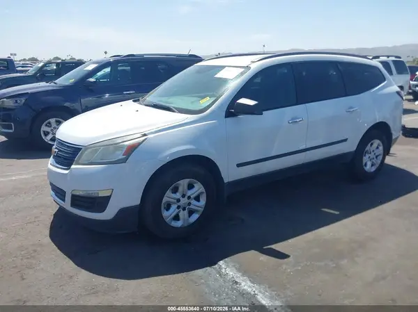 1GNKRFKD2HJ214695 2017 CHEVROLET TRAVERSE - Image 2