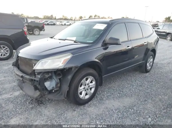 1GNKRFKD2HJ225972 2017 CHEVROLET TRAVERSE - Image 2
