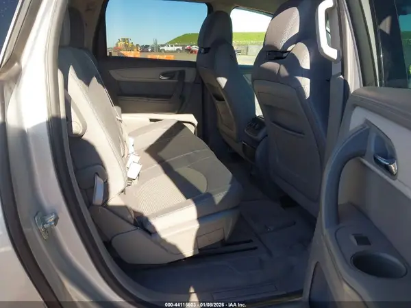 1GNKRFKD3GJ160077 2016 CHEVROLET TRAVERSE - Image 8
