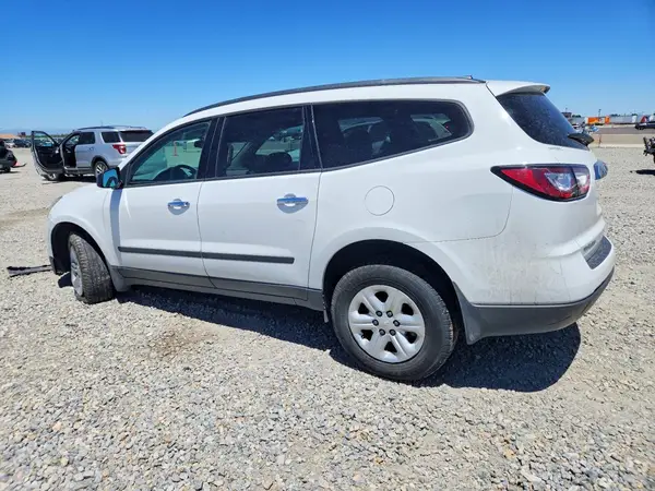 1GNKRFKD3HJ145502 2017 CHEVROLET TRAVERSE - Image 2