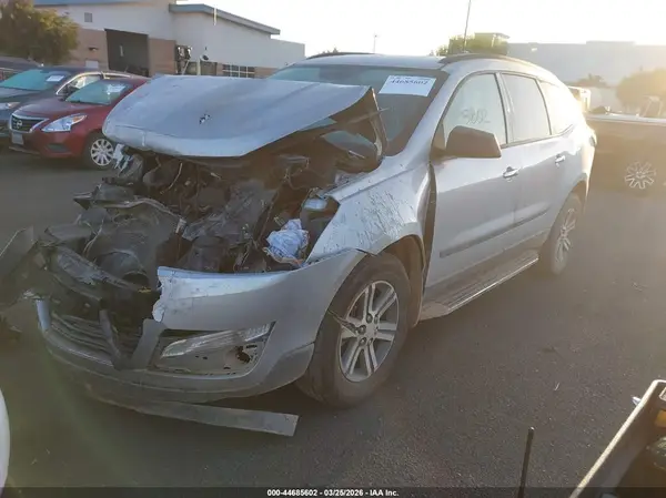 1GNKRFKD3HJ221123 2017 CHEVROLET TRAVERSE - Image 2