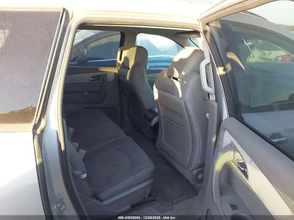 1GNKRFKD3HJ222949 2017 CHEVROLET TRAVERSE - Image 8