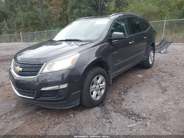 1GNKRFKD3HJ228296 2017 CHEVROLET TRAVERSE - Image 2