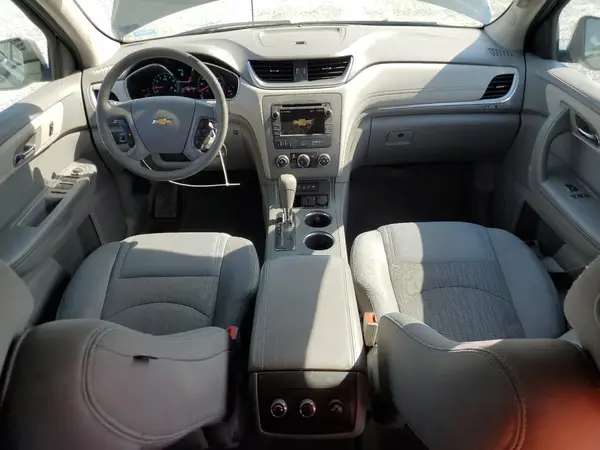 1GNKRFKD3HJ239637 2017 CHEVROLET TRAVERSE - Image 8