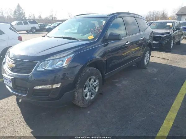 1GNKRFKD3HJ252582 2017 CHEVROLET TRAVERSE - Image 2
