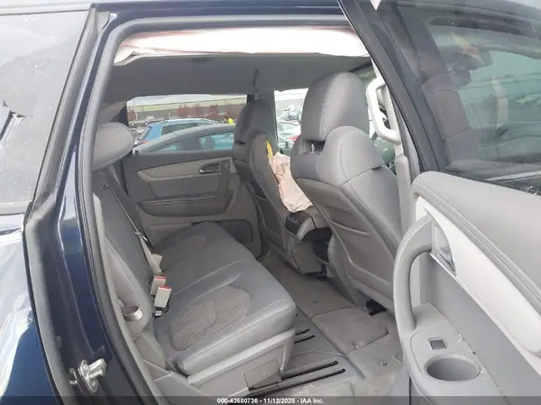 1GNKRFKD3HJ252582 2017 CHEVROLET TRAVERSE - Image 8