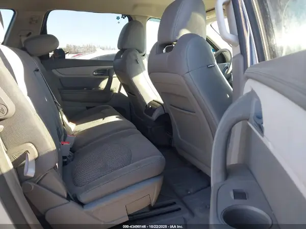 1GNKRFKD3HJ268135 2017 CHEVROLET TRAVERSE - Image 8