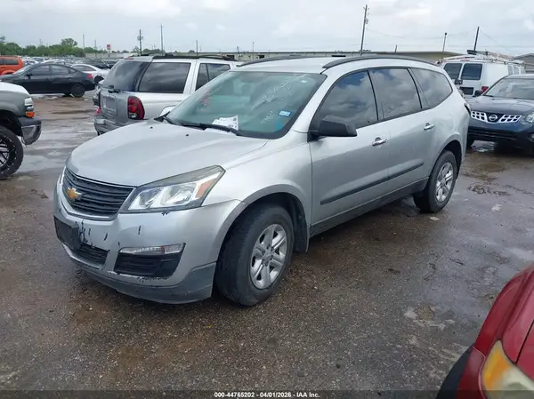 1GNKRFKD3HJ285226 2017 CHEVROLET TRAVERSE - Image 2