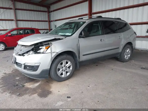 1GNKRFKD4HJ159554 2017 CHEVROLET TRAVERSE - Image 2