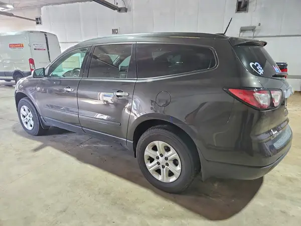 1GNKRFKD4HJ266054 2017 CHEVROLET TRAVERSE - Image 2