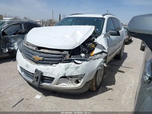 1GNKRFKD4HJ344056 2017 CHEVROLET TRAVERSE - Image 2