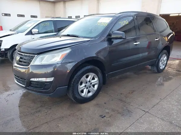 1GNKRFKD5GJ131275 2016 CHEVROLET TRAVERSE - Image 2