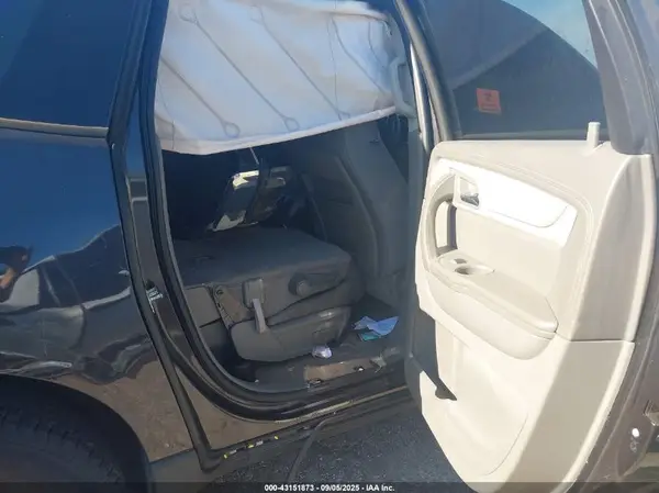 1GNKRFKD5GJ143183 2016 CHEVROLET TRAVERSE - Image 8