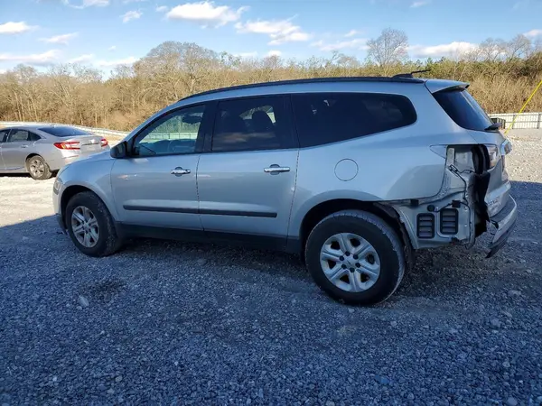 1GNKRFKD5HJ137241 2017 CHEVROLET TRAVERSE - Image 2