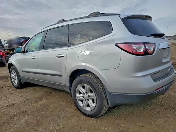 1GNKRFKD5HJ187864 2017 CHEVROLET TRAVERSE - Image 2
