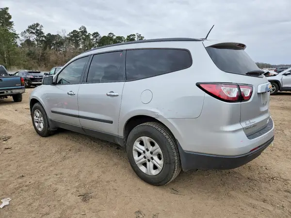 1GNKRFKD5HJ197410 2017 CHEVROLET TRAVERSE - Image 2