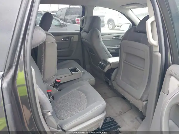 1GNKRFKD5HJ222645 2017 CHEVROLET TRAVERSE - Image 8