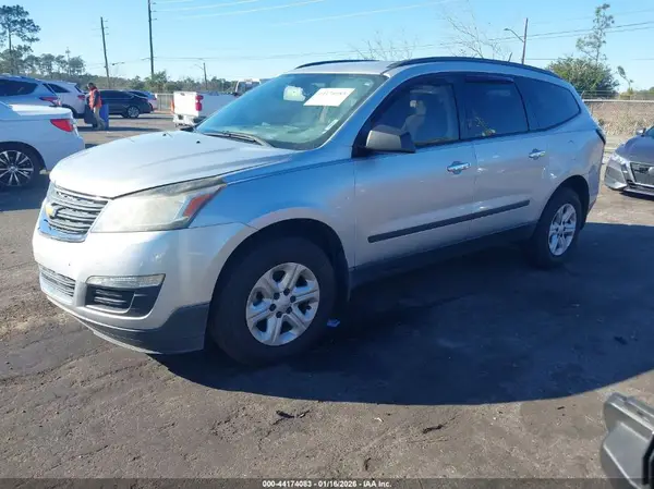 1GNKRFKD5HJ237484 2017 CHEVROLET TRAVERSE - Image 2