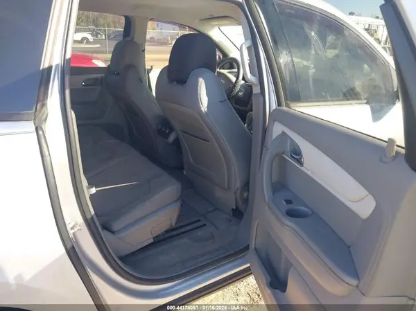 1GNKRFKD5HJ237484 2017 CHEVROLET TRAVERSE - Image 8