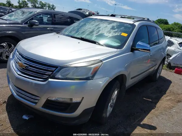 1GNKRFKD5HJ247271 2017 CHEVROLET TRAVERSE - Image 2