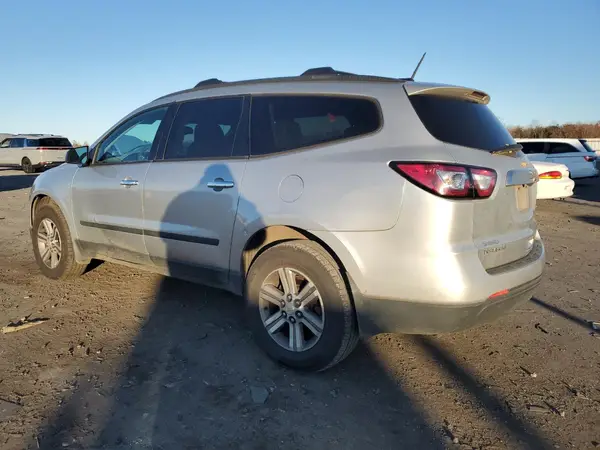 1GNKRFKD5HJ329372 2017 CHEVROLET TRAVERSE - Image 2