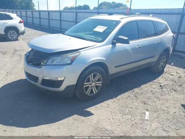 1GNKRFKD5HJ353493 2017 CHEVROLET TRAVERSE - Image 2