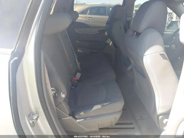 1GNKRFKD5HJ353493 2017 CHEVROLET TRAVERSE - Image 8