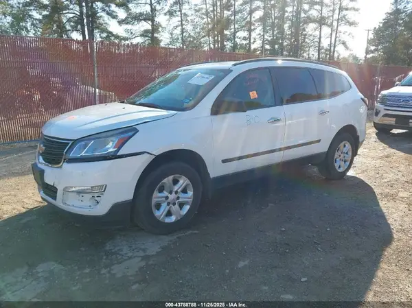 1GNKRFKD6HJ308546 2017 CHEVROLET TRAVERSE - Image 2