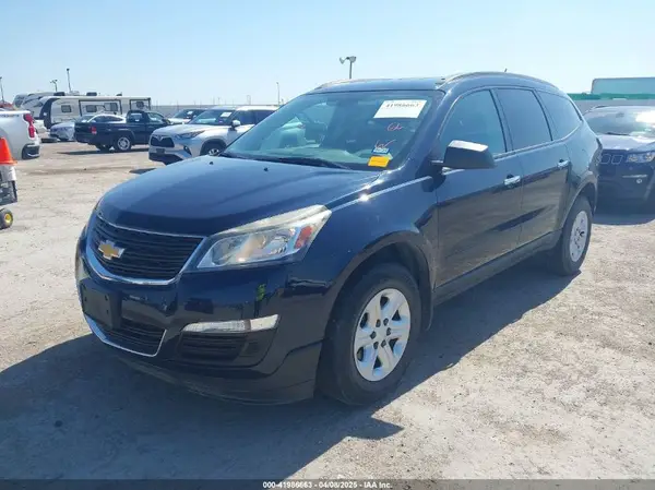 1GNKRFKD7HJ114995 2017 CHEVROLET TRAVERSE - Image 2