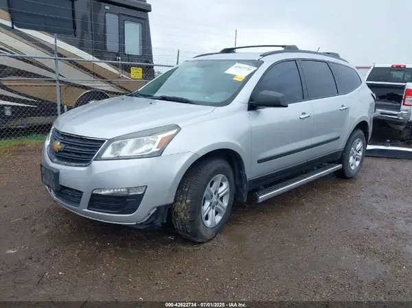 1GNKRFKD7HJ218189 2017 CHEVROLET TRAVERSE - Image 2