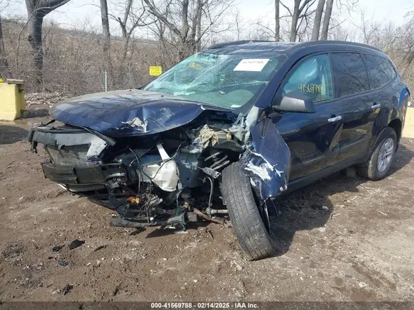 1GNKRFKD7HJ230407 2017 CHEVROLET TRAVERSE - Image 2
