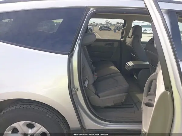 1GNKRFKD7HJ288291 2017 CHEVROLET TRAVERSE - Image 8