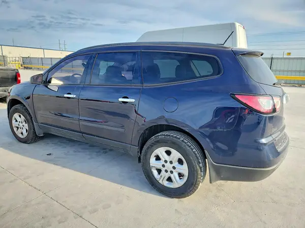 1GNKRFKD7HJ296939 2017 CHEVROLET TRAVERSE - Image 2