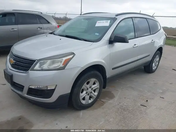 1GNKRFKD7HJ298660 2017 CHEVROLET TRAVERSE - Image 2