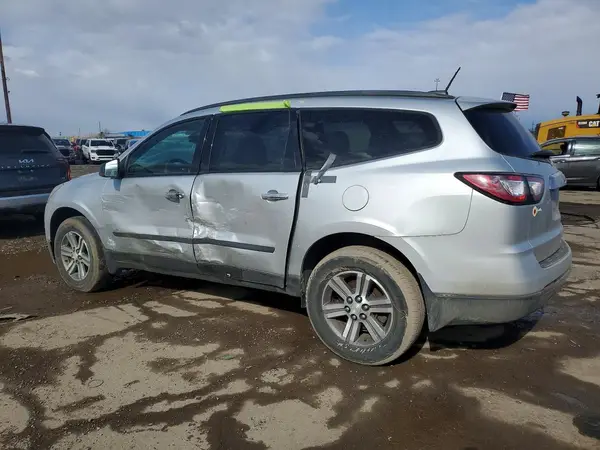 1GNKRFKD7HJ329146 2017 CHEVROLET TRAVERSE - Image 2