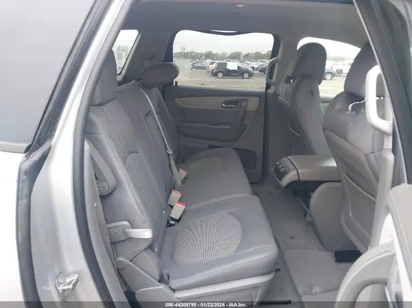 1GNKRFKD8GJ133960 2016 CHEVROLET TRAVERSE - Image 8