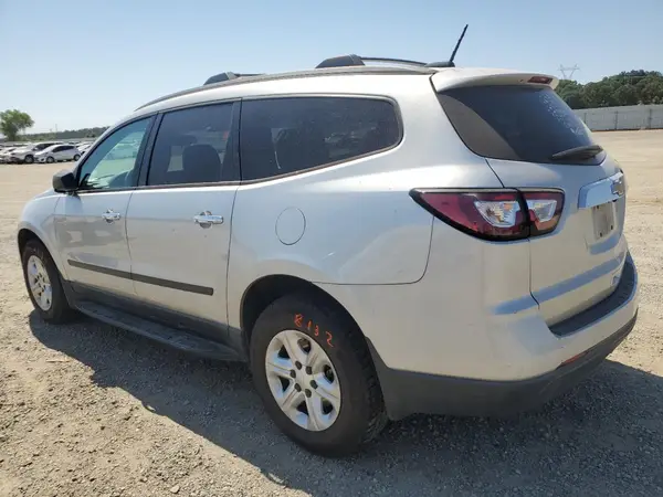 1GNKRFKD8GJ143761 2016 CHEVROLET TRAVERSE - Image 2