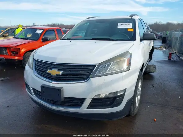 1GNKRFKD8GJ159992 2016 CHEVROLET TRAVERSE - Image 2
