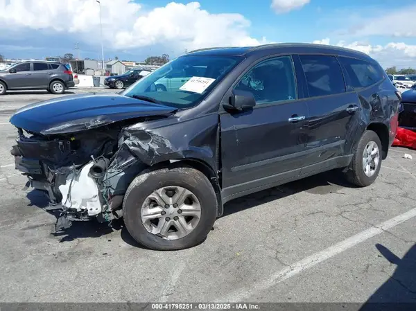 1GNKRFKD8GJ337545 2016 CHEVROLET TRAVERSE - Image 2