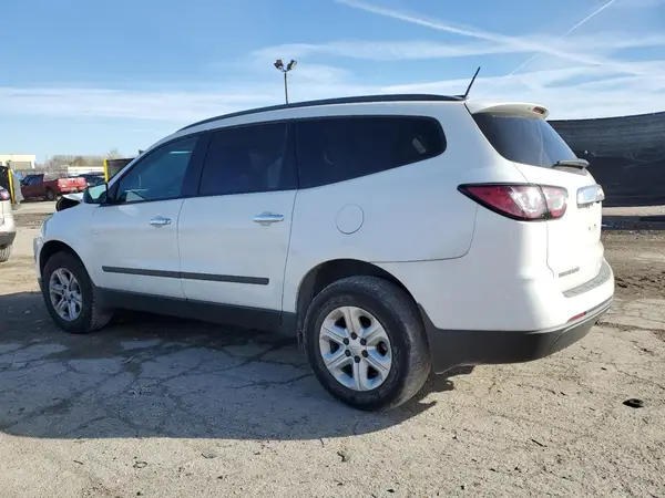 1GNKRFKD8HJ102113 2017 CHEVROLET TRAVERSE - Image 2